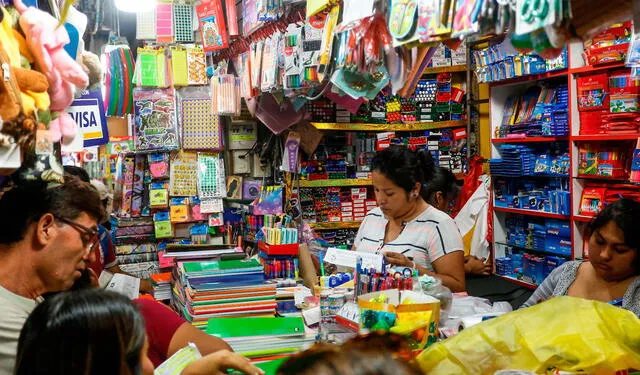 El Bono Escolaridad 2022 está orientado a apoyar a los menores en edad escolar hijos de trabajadores del Estado peruano. Foto: La República.   