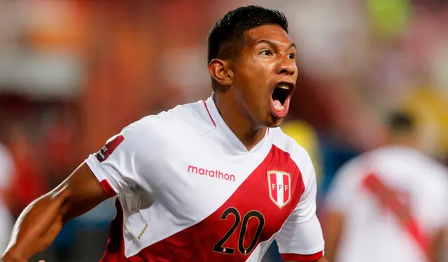<em>Edison Flores estuvo fue convocado por Ricardo Gareca para disputar el repechaje.</em> 