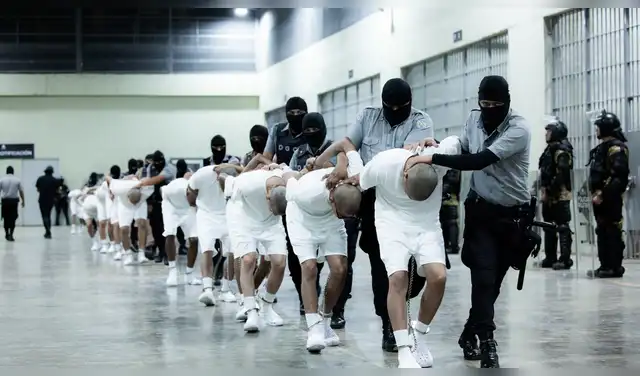 Inmigrantes salvadoreños deportados