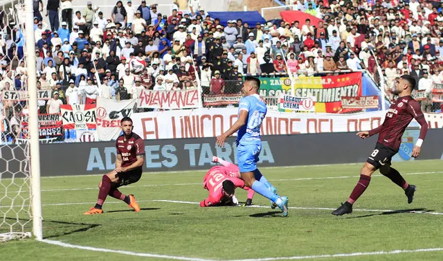 Universitario, ADT