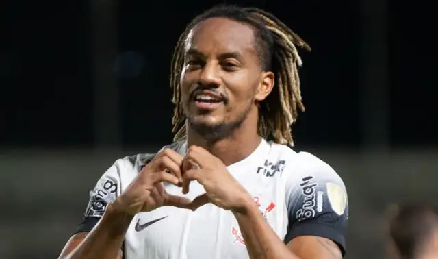 André Carrillo