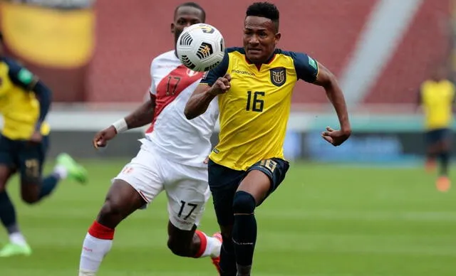 José Carabalí jugando las Eliminatorias.   