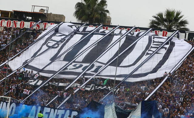 Hinchas de Alianza Lima se ilusionan con el título de esta temporada   