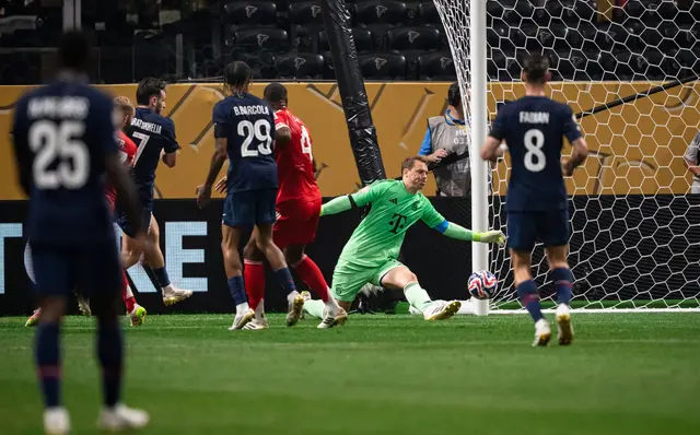 Manuel Neuer y su gran aparición en el partido ante PSG | Foto: FCBayern   