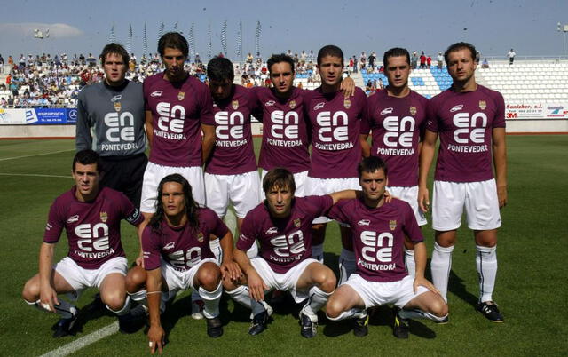 'Paco' Bazán, arquero del Pontevedra CF en España