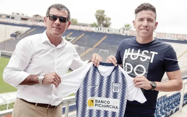 Adrián Ugarriza en su presentación en Alianza Lima para la temporada 2019.   