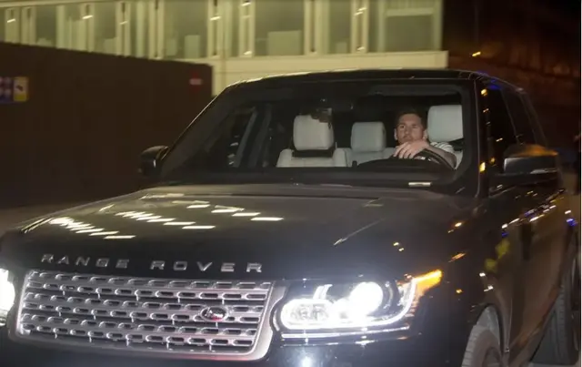 Lionel Messi con su Ranger Rover.