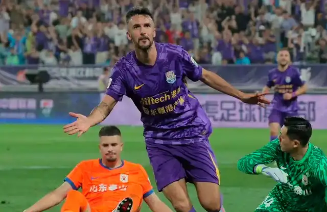 Alberto Quiles, Universitario Alberto Quiles, Universitario