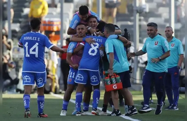 U. de Chile es el actual líder del campeonato chileno.   