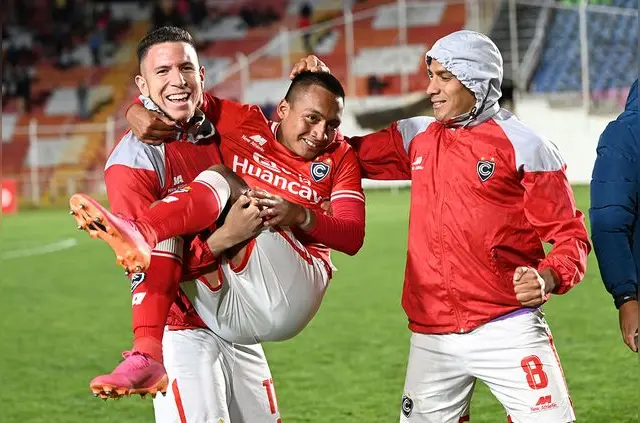 Cienciano es líder del Apertura con 21 puntos Cienciano es líder del Apertura con 21 puntos