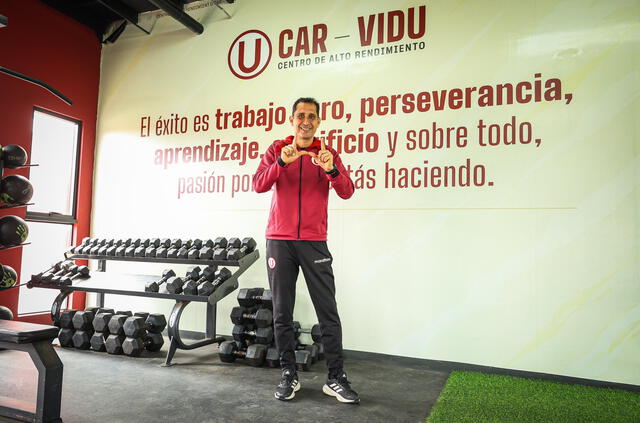 Universitario