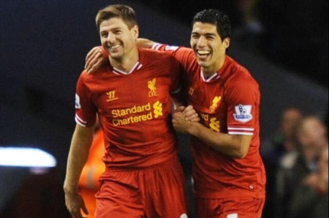 Luis Suárez y Steven Gerard en Liverpool. Luis Suárez y Steven Gerard en Liverpool.