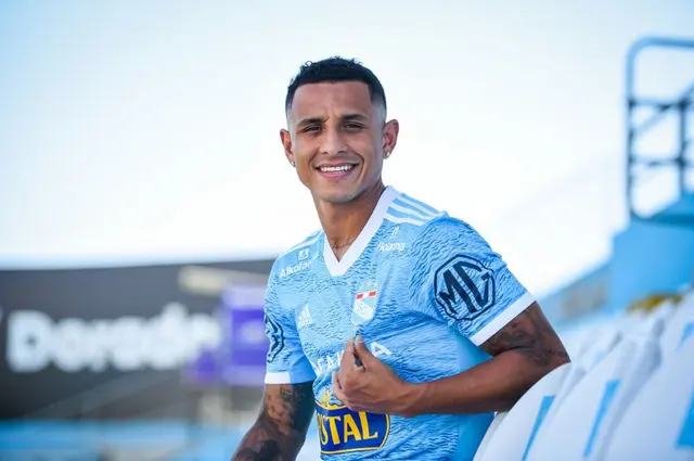 Yoshimar Yotún   