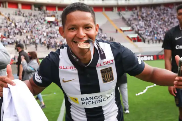 Vílchez campeón con Alianza Lima en 2021   