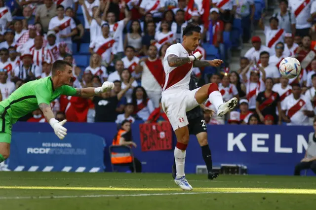 Gianluca Lapadula remató al arco de Oliver Sail Gianluca Lapadula remató al arco de Oliver Sail