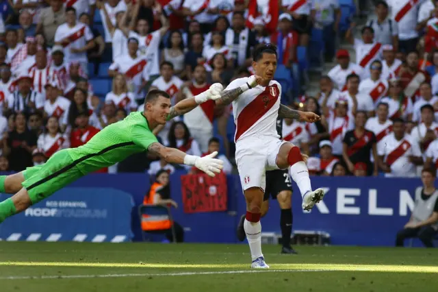 Gianluca Lapadula a la espera de anotarlo a Oliver Sail Gianluca Lapadula a la espera de anotarlo a Oliver Sail