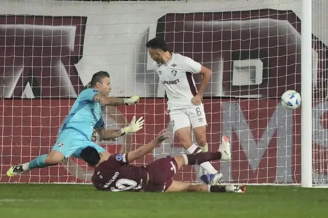 Marcelino Moreno anotó el 1-0 de Lanús en la ida.   