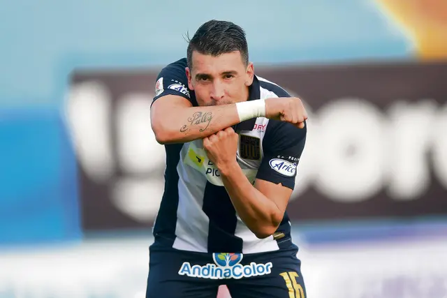 Édgar Benítez / Delantero