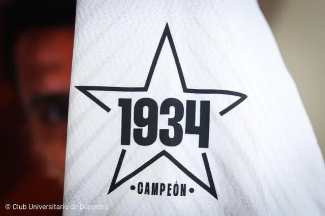 Universitario de Deportes y su camiseta