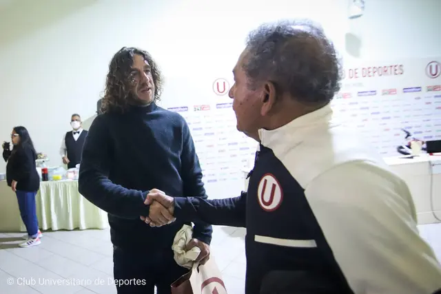 Carles Puyol con Héctor Chumpitaz.