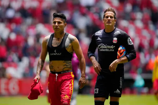 Raúl Ruidíaz y Sebastián Sosa en Monarcas Morelia. Raúl Ruidíaz y Sebastián Sosa en Monarcas Morelia.
