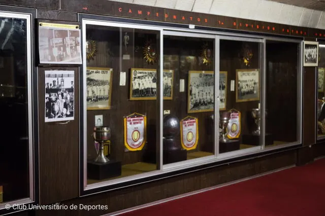 La renovada sala de trofeos de Universitario.   