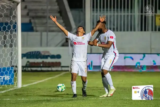 Olimpia le ganó a Marathón   