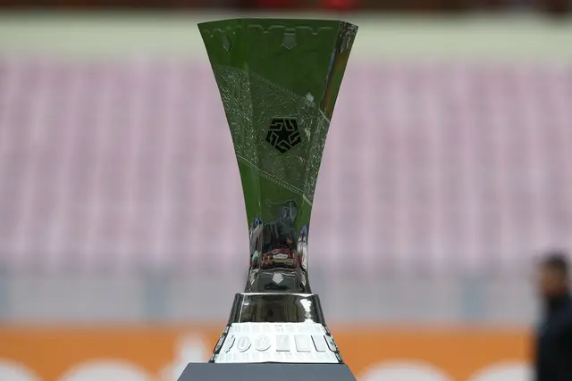 Liga 1 2022 trofeo