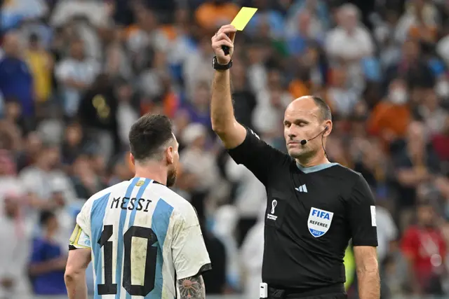 Mateu Lahoz tuvo una polémica con Messi en el Mundial Qatar 2022.