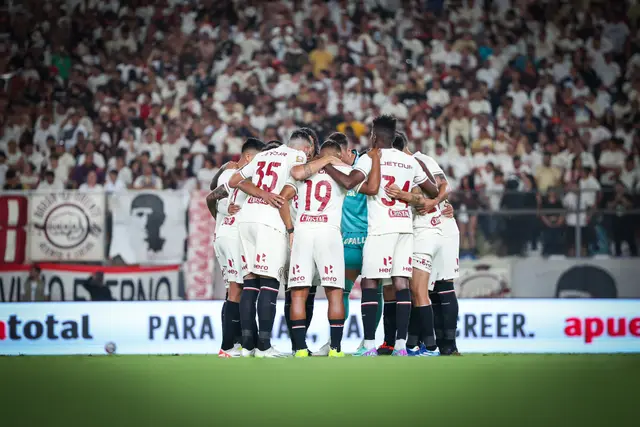 Universitario de Deportes, Fútbol peruano