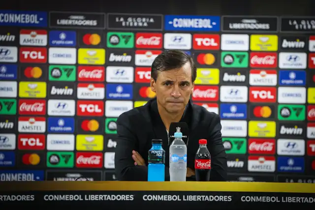 Fabián Bustos, Universitario