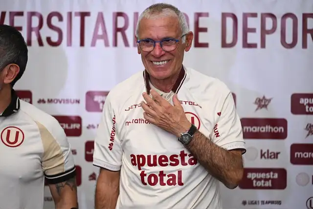 Héctor Cúper fue presentado como nuevo técnico de Universitario de Deportes