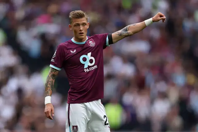 Oliver Sonne volverá a Burnley tras su paso por Sparta Praga