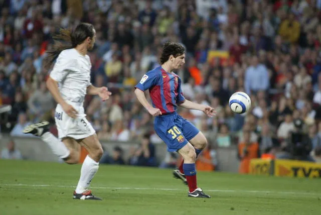 Lionel Messi y su primer gol con FC Barcelona Lionel Messi y su primer gol con FC Barcelona
