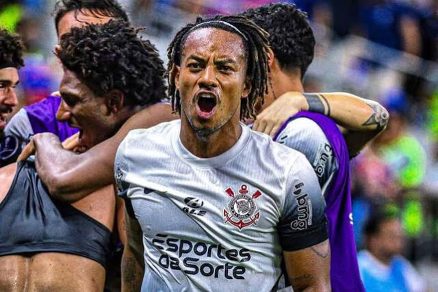 andre carrillo universitario