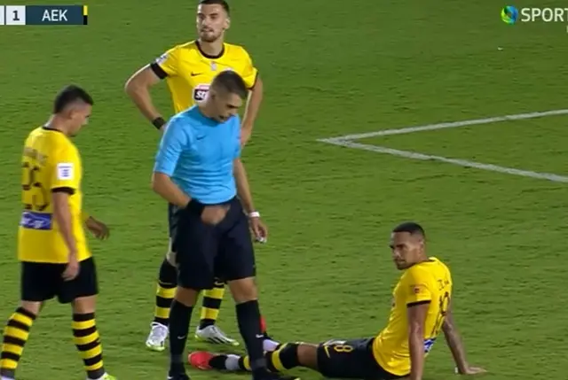 Alexander Callens se lesionó