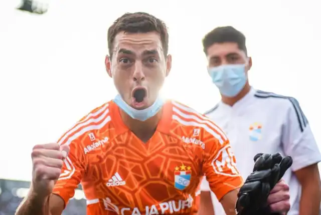  Alejandro Duarte con la camiseta de Sporting Cristal   