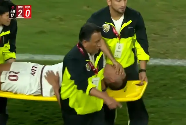 Alex Valera tuvo un fuerte choque con un rival