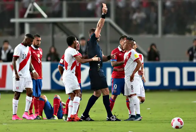 Esa roja costó el partido aquel día  