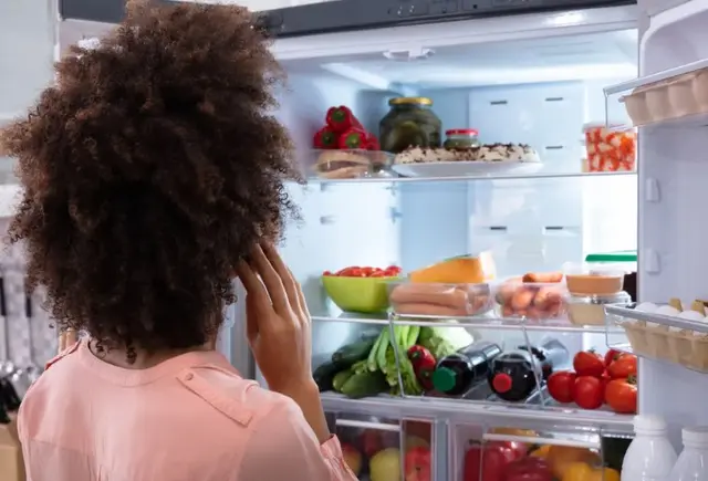 Cuántas veces debes abrir la refrigeradora