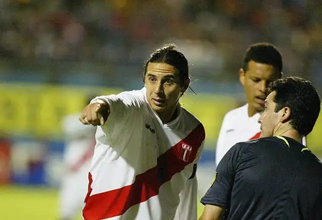 Claudio Pizarro en la Copa del Pacífico. Claudio Pizarro en la Copa del Pacífico.