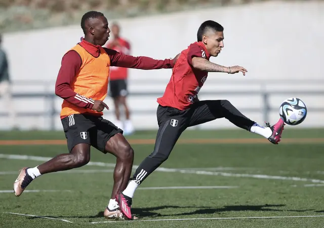 <strong>Advíncula y Ruidíaz en acción</strong>   