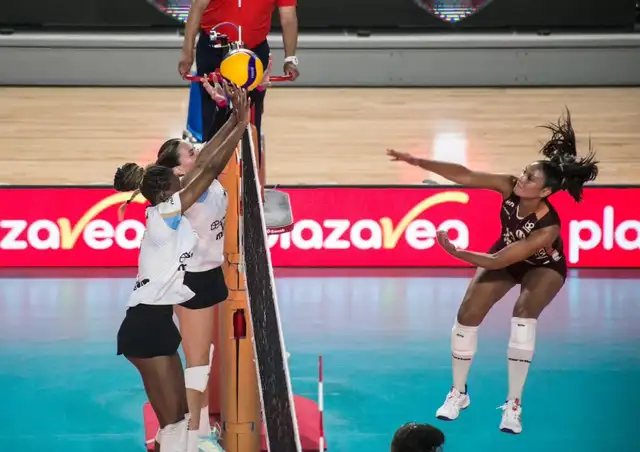 Universitario vs Regatas Universitario vs Regatas