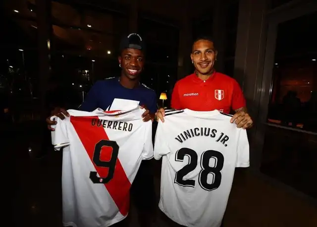 Paolo Guerrero, Vinicius Júnior
