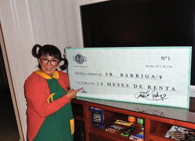 La Chilindrina cheque 14 meses de renta Señor Barriga La Chilindrina cheque 14 meses de renta Señor Barriga