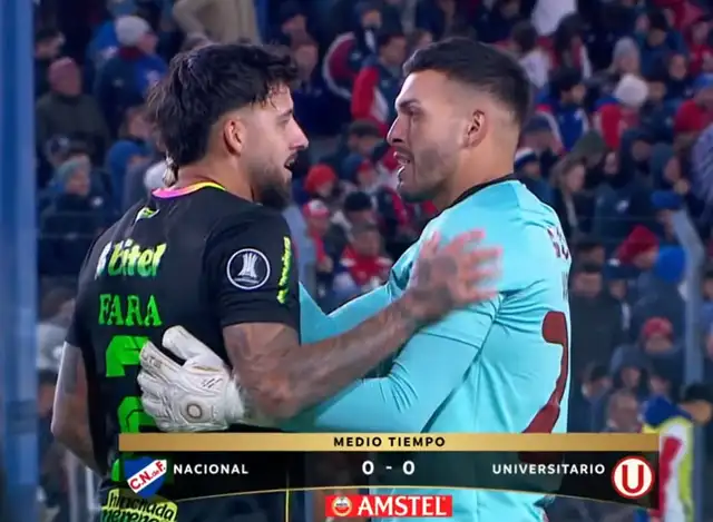 Miguel Vargas y Caín Fara se amistaron al finalizar el primer tiempo.