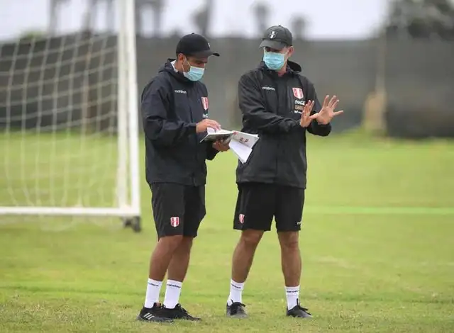 Junior Armestar seleccion peruana