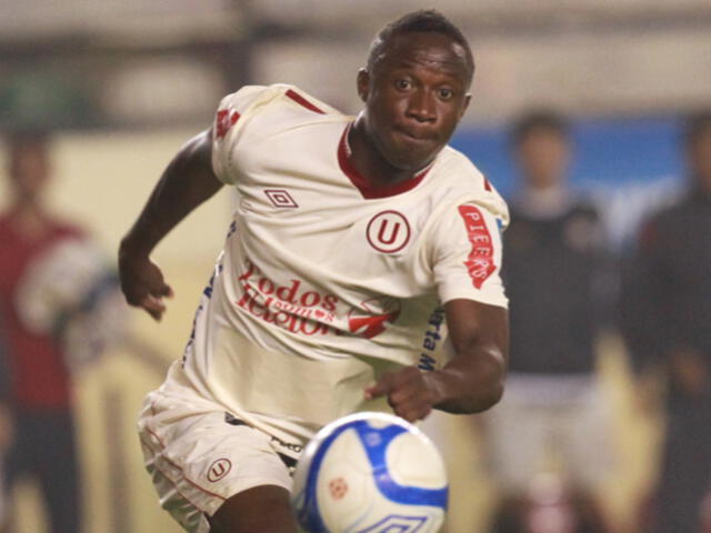 Tunde Enahoro en Universitario
