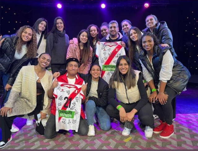 Jugadoras de la Selección Peruana de Vóley en Hablando Huevadas.