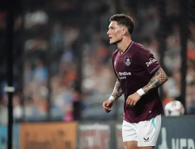 Sonne viene jugado tres partidos seguidos con Burnley Sonne viene jugado tres partidos seguidos con Burnley